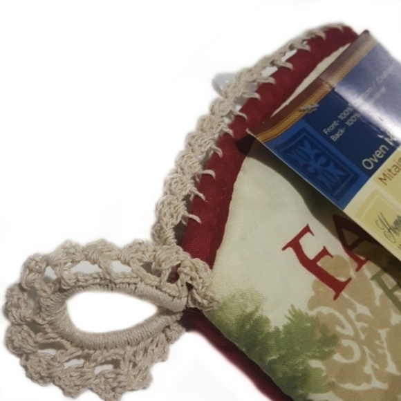 Handmade Farm Fresh Rooster Cooking Oven Mitt - Picture 3 of 7